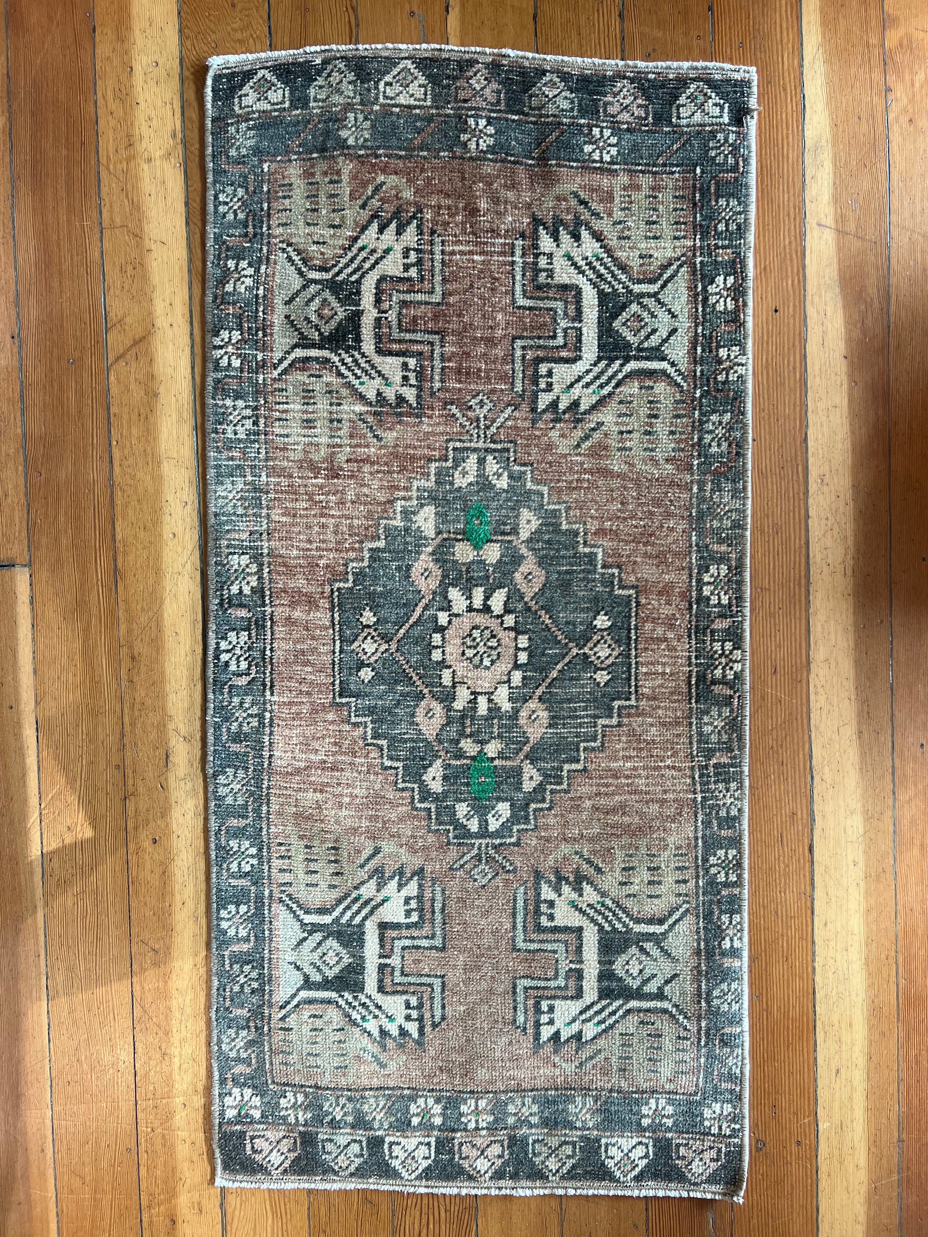 Turkish Hand Knotted Rug - 2' x 3'